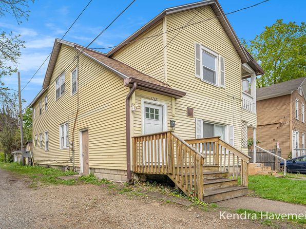 747 Alpine Ave NW, Grand Rapids, MI 49504