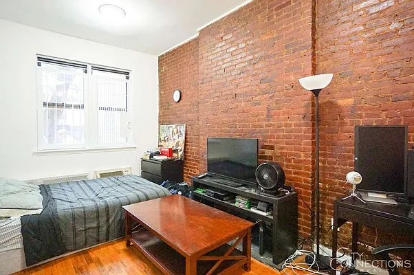 Rented by City Connections Realty | media 14