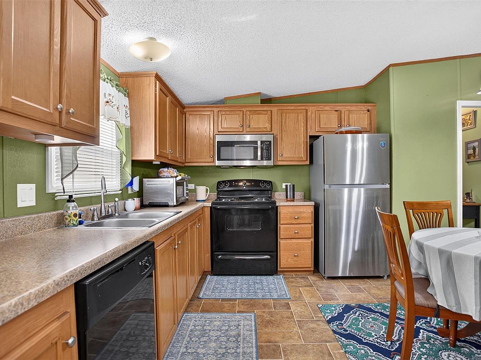 1st image of 802 N 2nd St