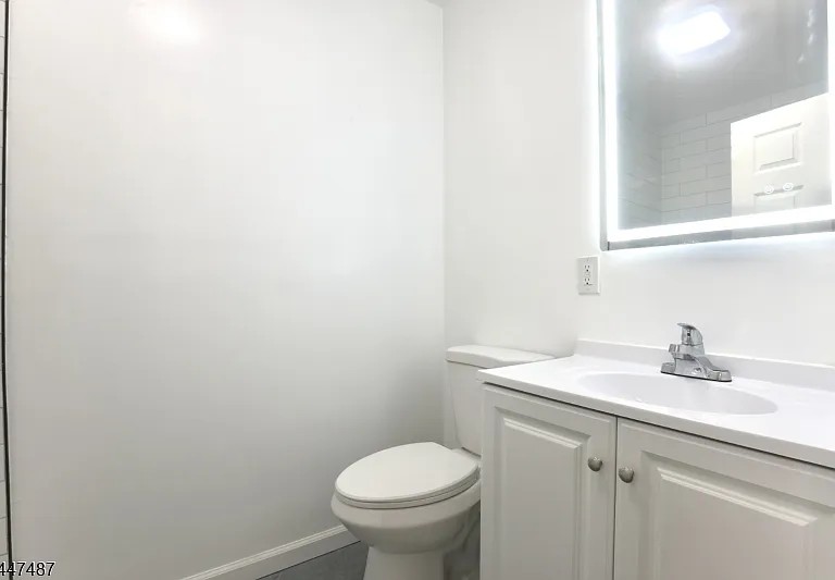452 Marshall St — Photo 14