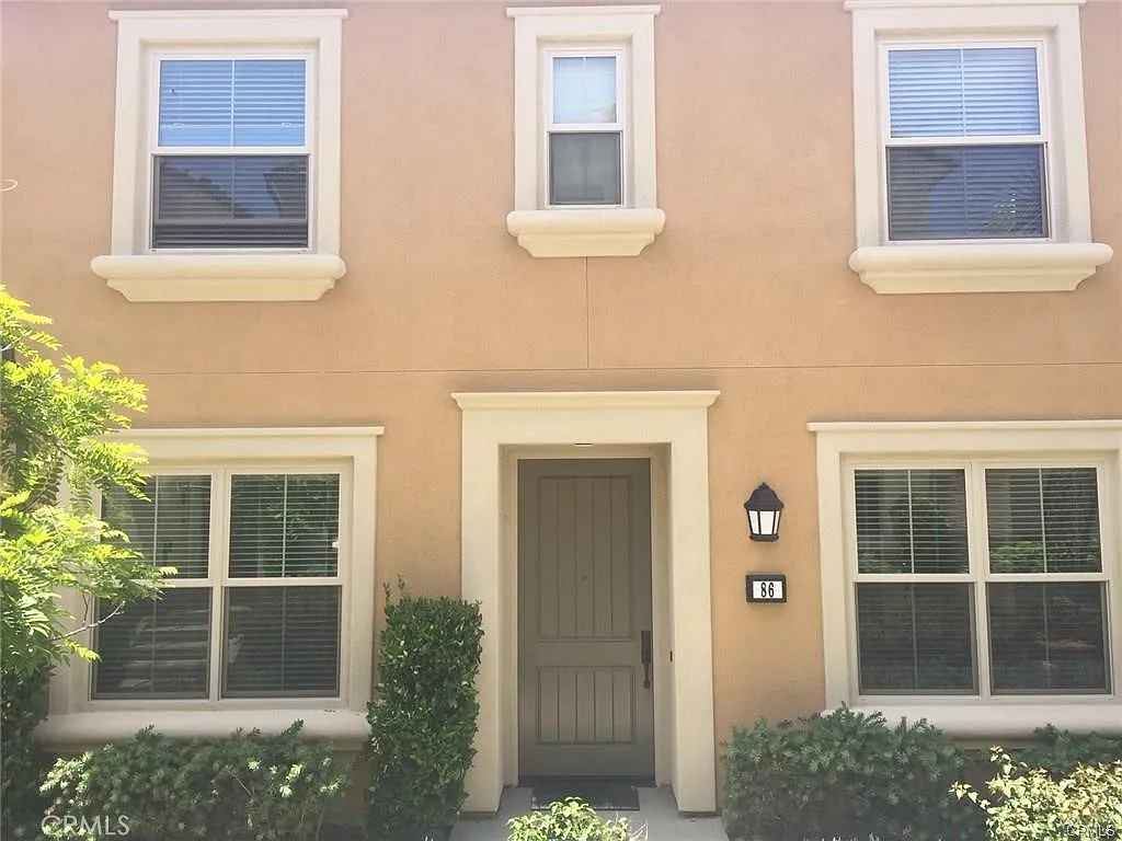 3 bed, 1619 sqft, $4,600 — Photo 1