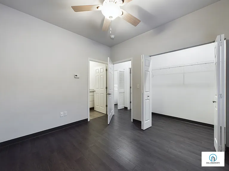 2418 Homestead Dr #B — Photo 8