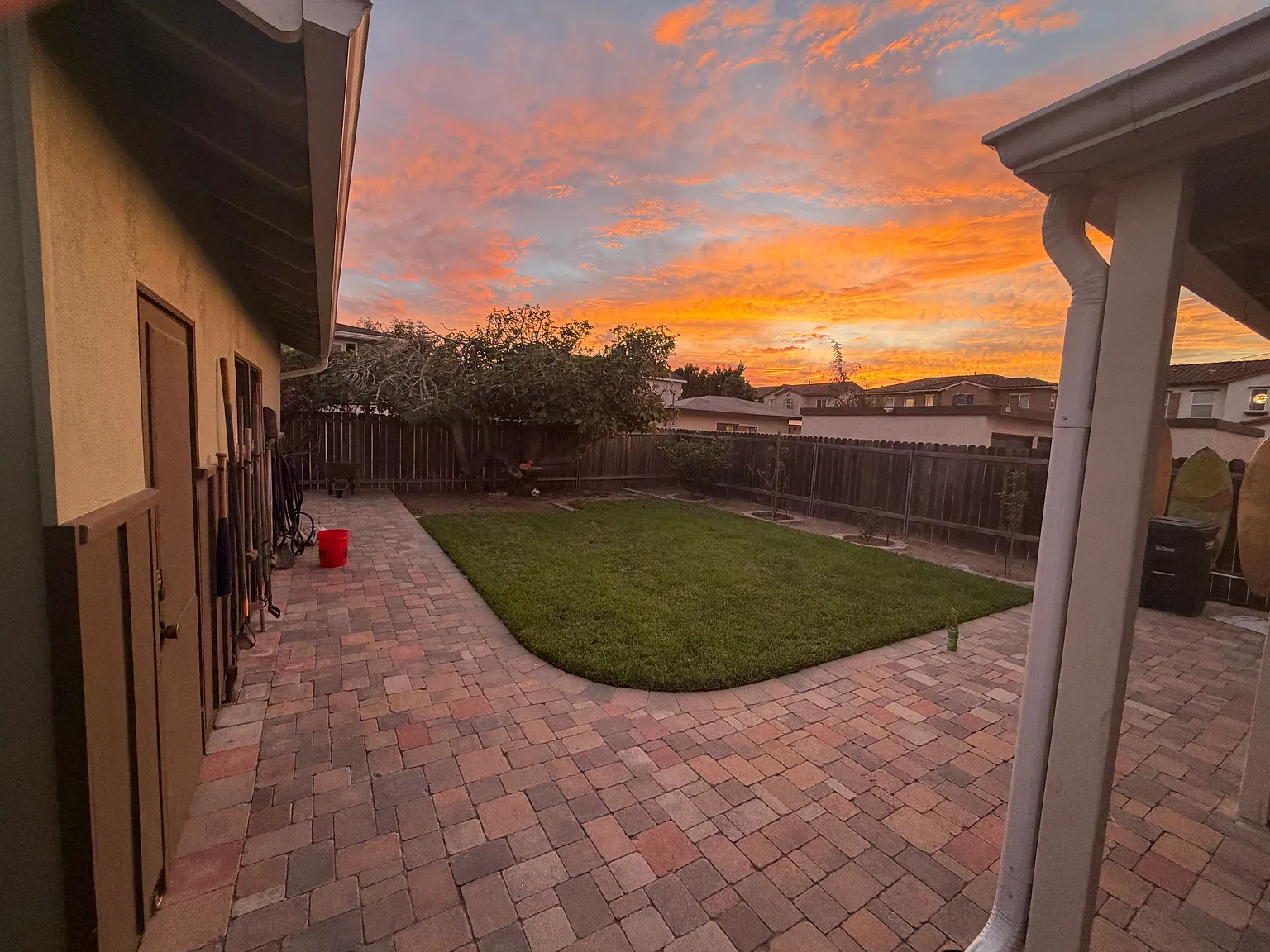 3 bed, 1069 sqft, $5,000 — Photo 3