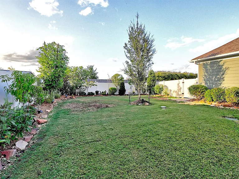 1409 Ellis Ln — Photo 28