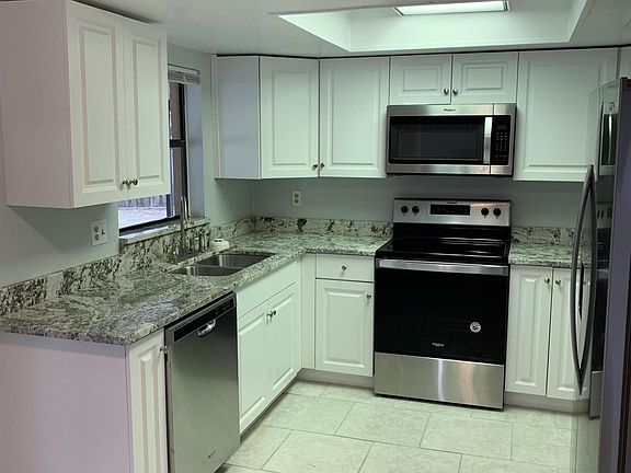 4th image of 6345 Manila Dr