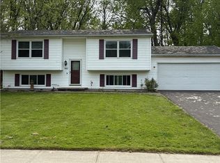 907 Lake Shore Blvd, Rochester, NY 14617