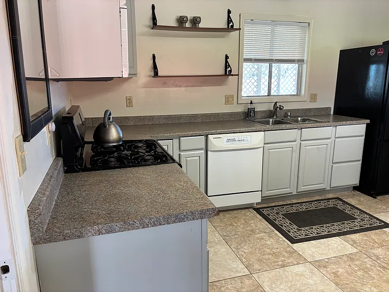 14447 Ridge Rd #A — Photo 6