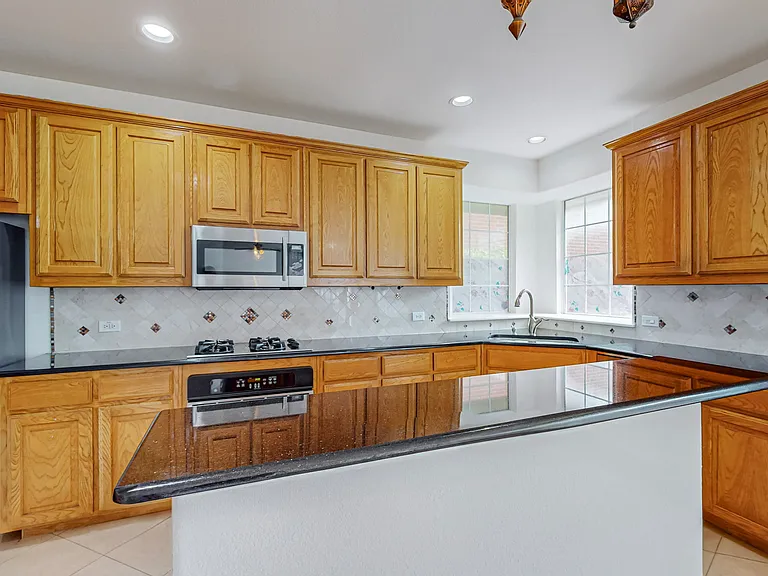 8609A Rugby Dr — Photo 13