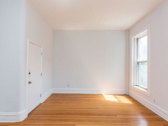 4th image of 1849 N Lincoln Ave #2