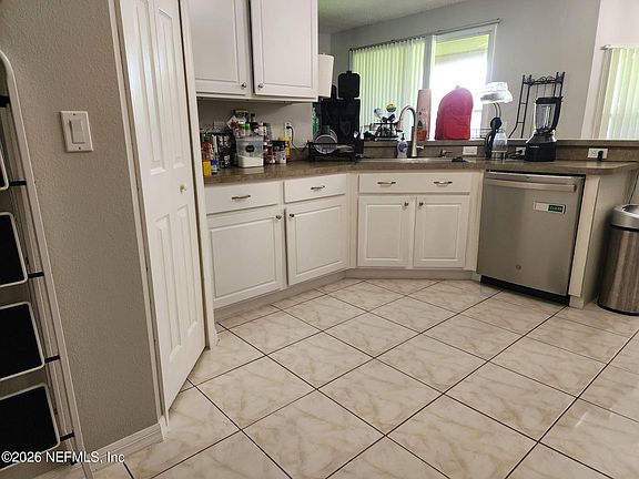 4th image of 5 BURNET Place