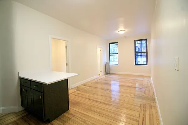 Rented by Link NY Realty | media 21