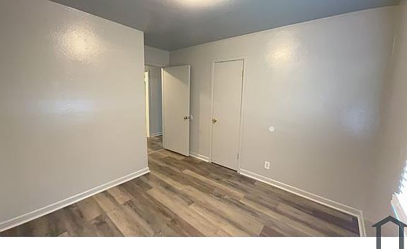 5th image of 109 E Vardeman Ave