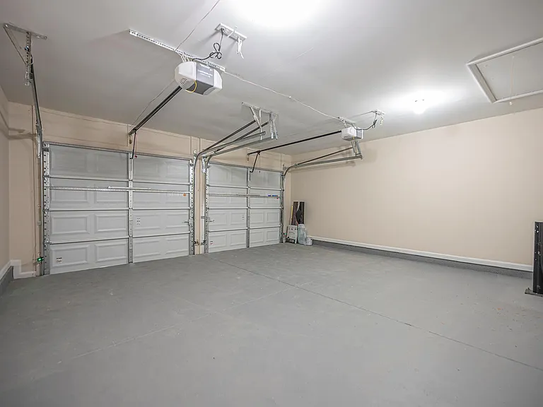 2285 Shady Oaks Dr — Photo 25
