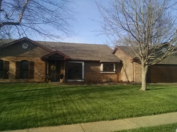 1443 Dietrich Oaks Dr, Ballwin, MO 63021