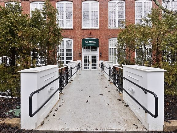 3rd image of 53 Warren St APT 318
