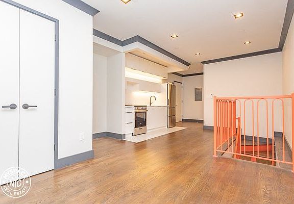 4th image of 1078 Bergen St #5E