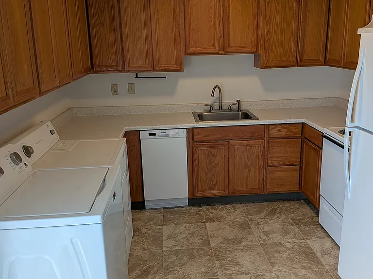 7926 SE Johnson Creek Blvd #2 — Photo 8