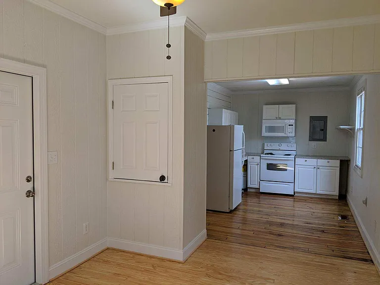 414 1/2 Chamberlain St — Photo 10