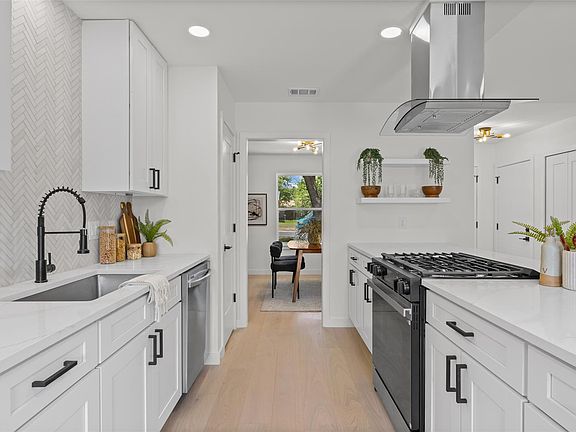4th image of 7901 Woodcroft Dr