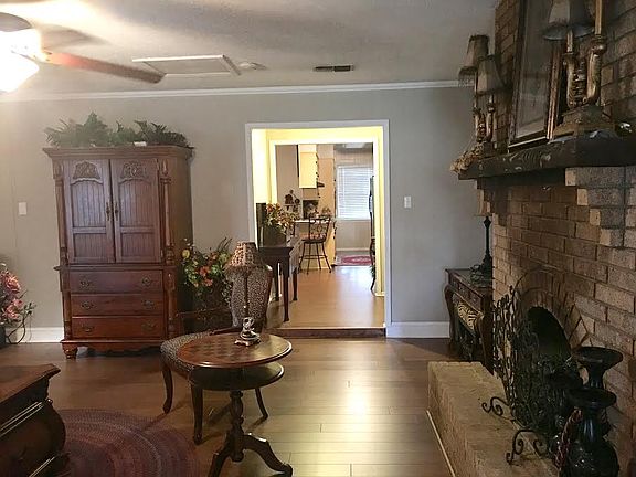 5th image of 803 E Highlands Ave
