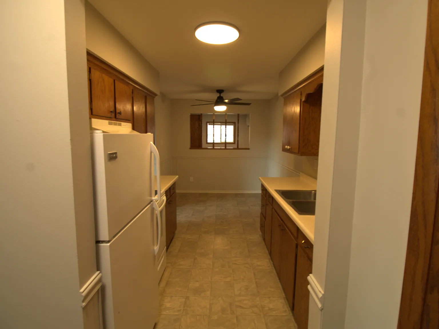 2 bed, 900 sqft, $1,800 — Photo 2