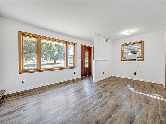 5th image of 1571 Carlisle Ave SE