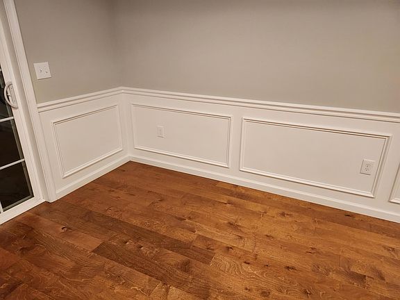5th image of 252 N Walnut St Ste 112
