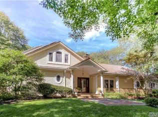 504 Harbor Rd, Cold Spring Harbor, NY 11724