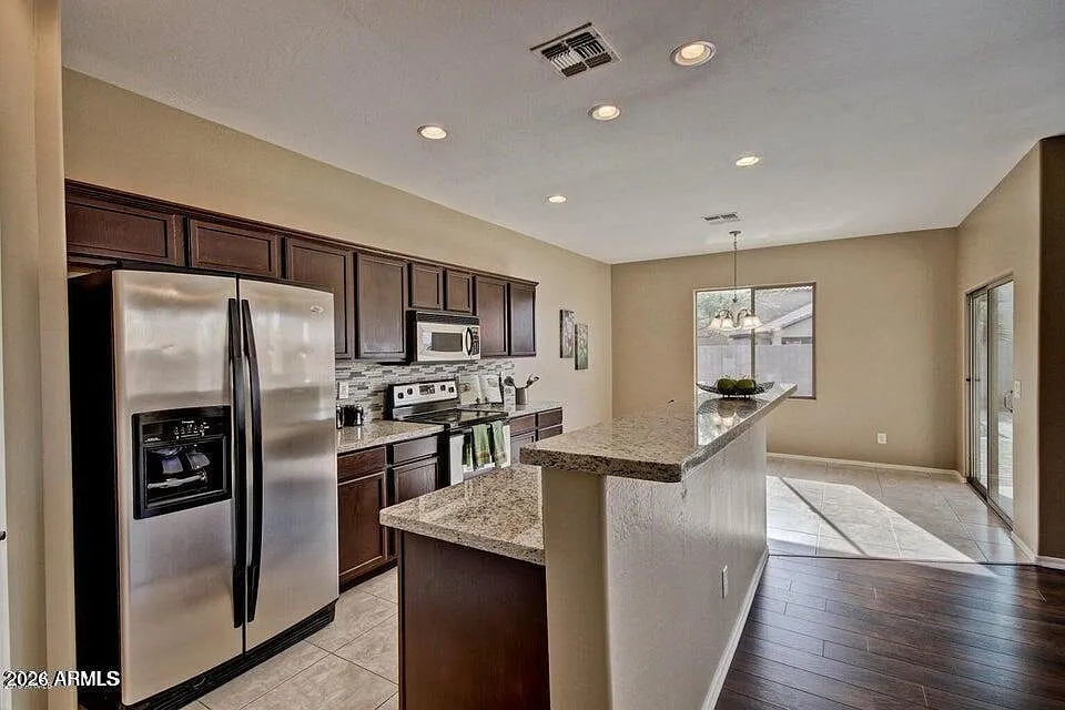 3 bed, 2.0 bath, 2188 sqft, $3,150 — Photo 3