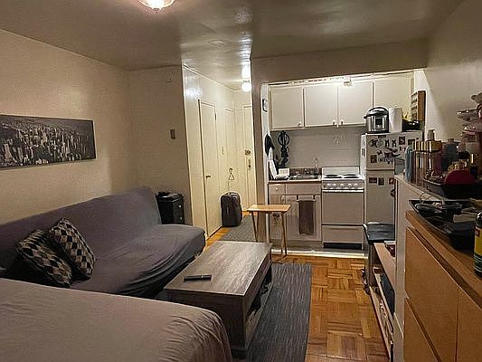 2nd image of 243 E 81st St #4