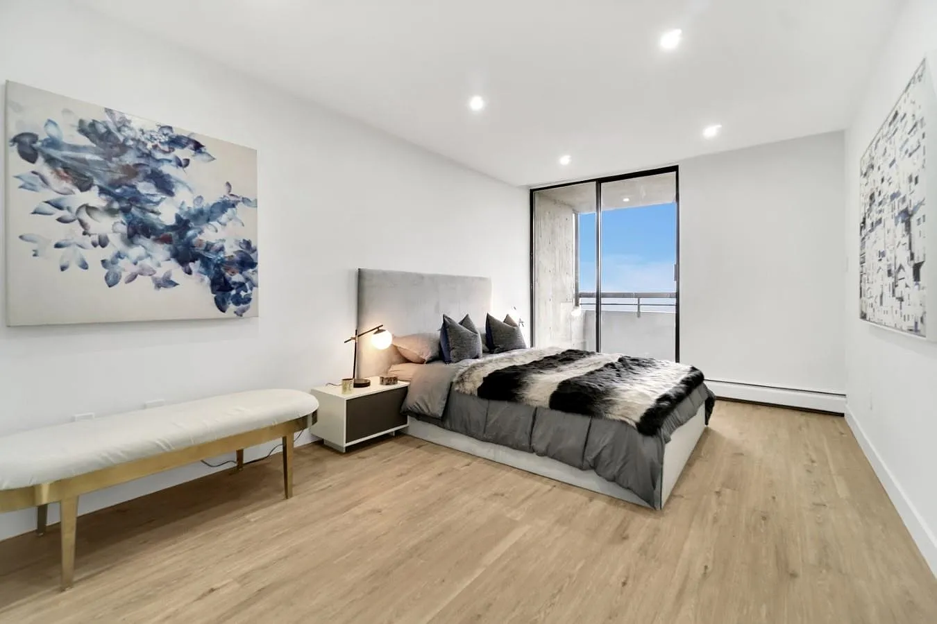 2 bed, 1.5 bath, 1200 sqft, $3,000 — Photo 2