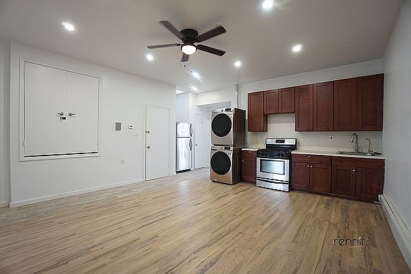 1st image of 744 Myrtle Ave #3