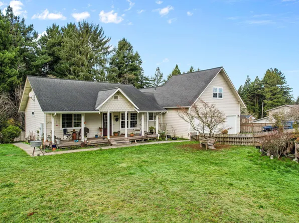 5070 Walnut Dr, Eureka, CA 95503