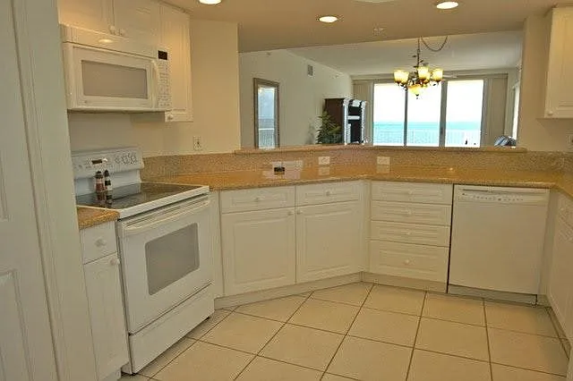 3 bed, 2215 sqft, $3,200 — Photo 4