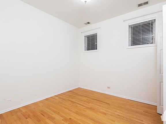 3rd image of 4711 N Magnolia Ave