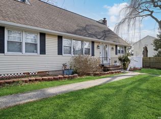 41 Hawthorne Ave, Central Islip, NY 11722
