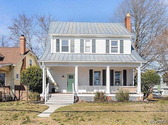 1st image of 914 Young St