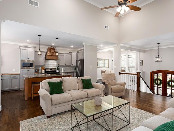 5th image of 1076 Creel Dr