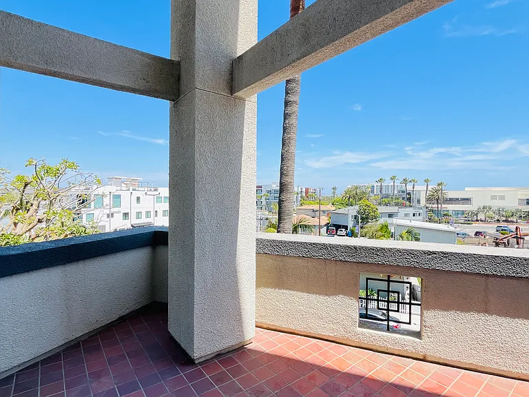 200 Pacific Coast Hwy #208 — Photo 23