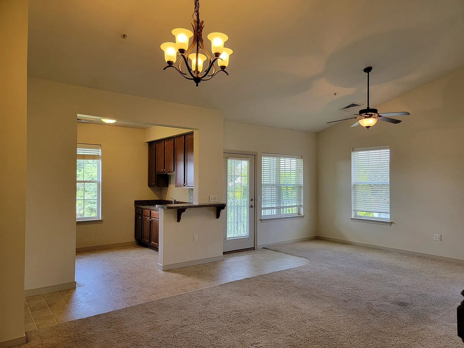 2 bed, 1230 sqft, $1,650 — Photo 2
