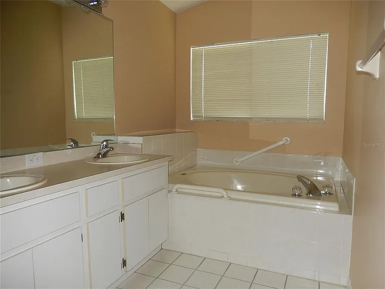 817 Frankford Dr — Photo 9