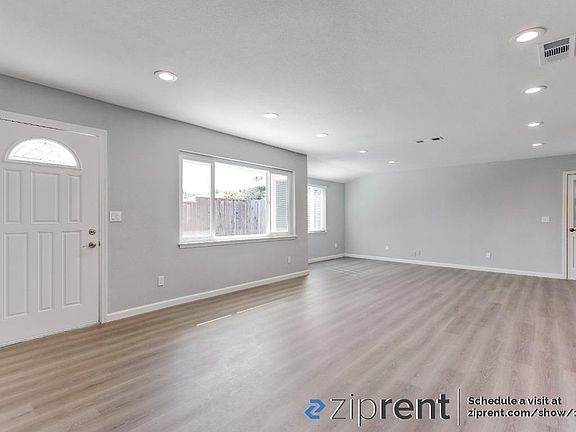 5th image of 3360 Warburton Ave