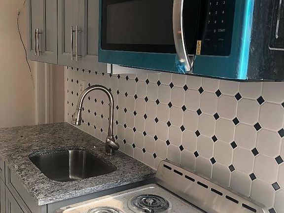 4th image of 14-34 Astoria Blvd #2PRE