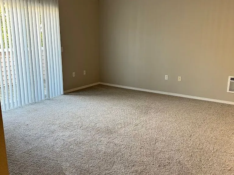 16920 SE Powell Blvd #18 — Photo 3