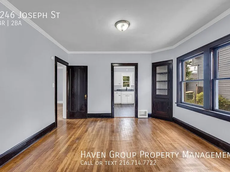 5246 Joseph St — Photo 5