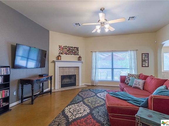 3rd image of 1611 Twisted Oak Dr