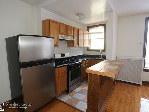 2nd image of 943 W Carmen Ave #200