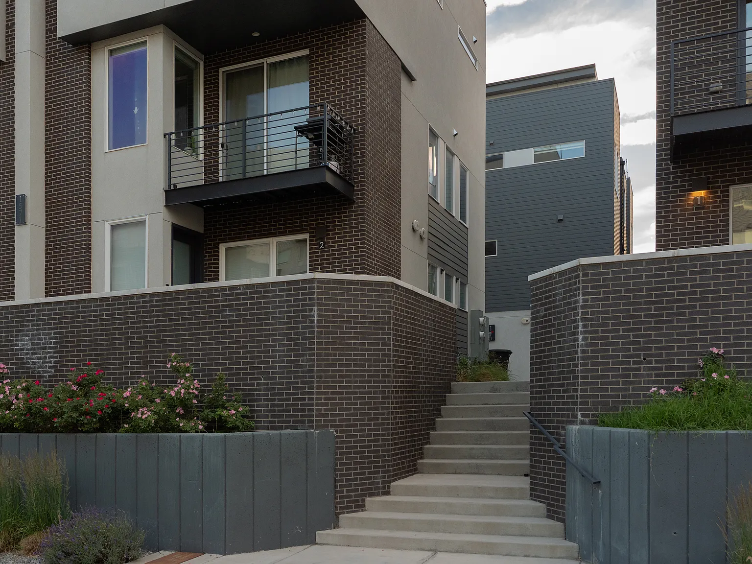 2 bed, 1512 sqft, $3,425 — Photo 2