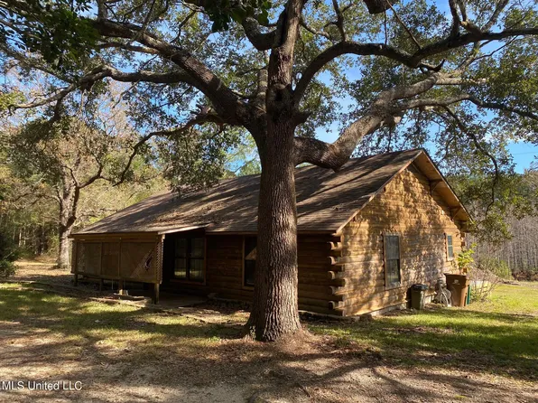 29044 Sixteen Section Rd, Pass Christian, MS 39571