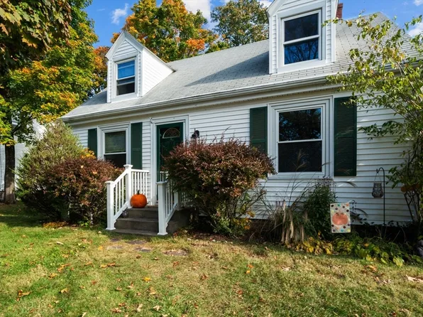 9 Field St, Seekonk, MA 02771